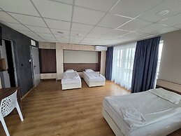 City Hotel
