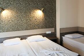 City Hotel