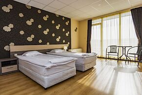 City Hotel