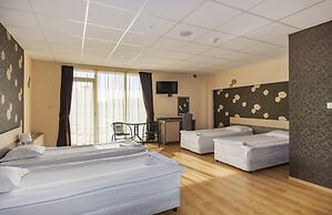 City Hotel