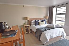 Dolphin House Apartments