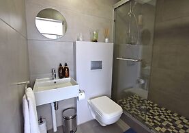 Dolphin House Apartments