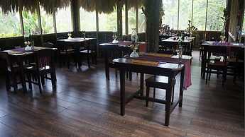 Pine Ridge Lodge