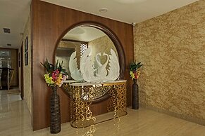 M Crown Hotel