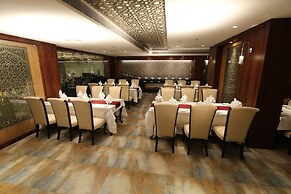 M Crown Hotel