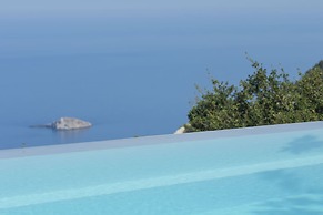 Villa Theoni