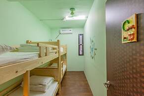 GoldenHouse Hostel