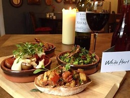 White Hart Cafe Bar & Bistro