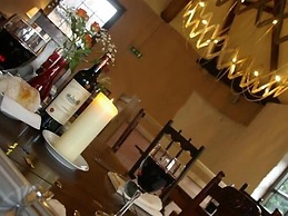 White Hart Cafe Bar & Bistro