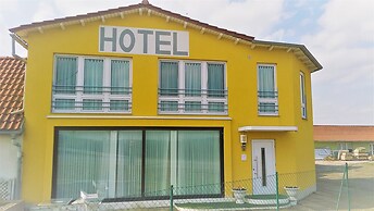 Hotel Route 84
