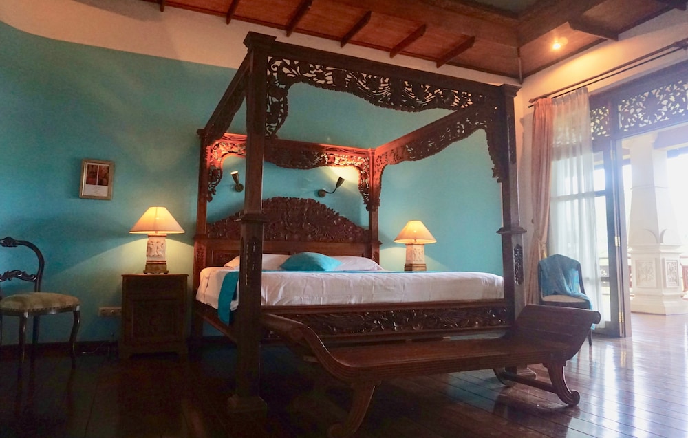 Gunung Paradis Retreat