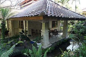 Gunung Paradis Retreat