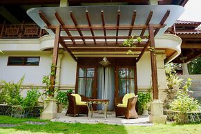 Gunung Paradis Retreat