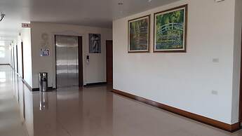 Phadaeng Hotel