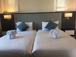 La Playa Beach Front Pool Villa Cha-am