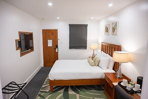 Grand Coastal Hotel