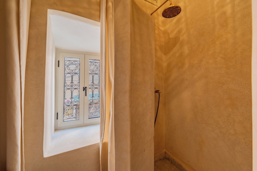 Riad Yamina52