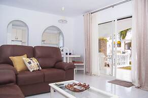 Spacious 2 Bed Apartment in Calahonda