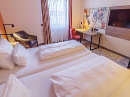 Atomis Hotel Munich Airport by Mercure