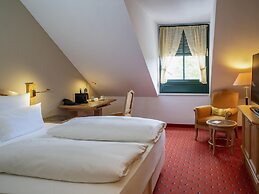 Atomis Hotel Munich Airport by Mercure