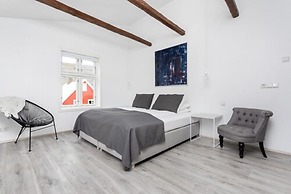 Við Lónið guesthouse