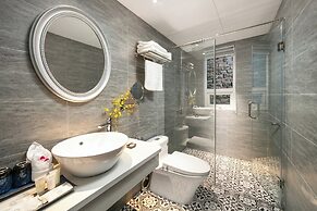 Shining Central Hotel & Spa