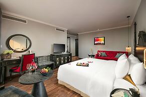 Shining Central Hotel & Spa