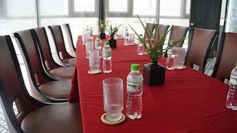 Shining Central Hotel & Spa