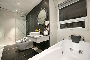 Shining Central Hotel & Spa