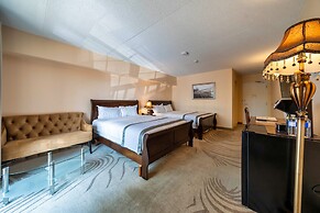Fullerton Manor Inn