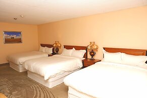 Fullerton Manor Inn