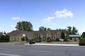 Fullerton Manor Inn