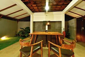 The Lumbung Wood Villa