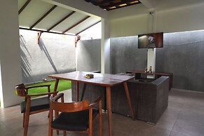 The Lumbung Wood Villa