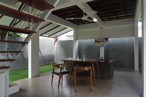 The Lumbung Wood Villa