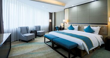 Hundred Hotel