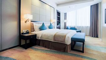Hundred Hotel