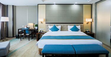Hundred Hotel
