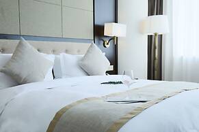 Hundred Hotel