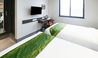 Treebo Elite Residency - 2 Kms From Railway Station