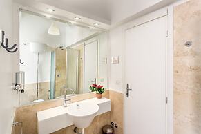 AmoRoma Suite