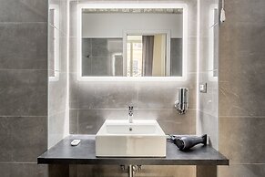 AmoRoma Suite