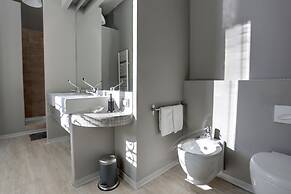AmoRoma Suite