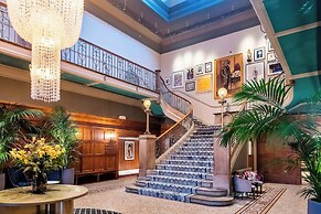 The Dixon, Autograph Collection