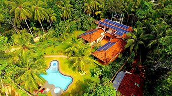King Coconut Lodge