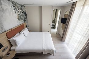 Upsuites Hotel