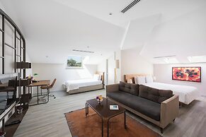 Upsuites Hotel