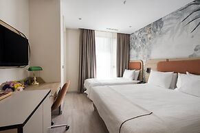 Upsuites Hotel