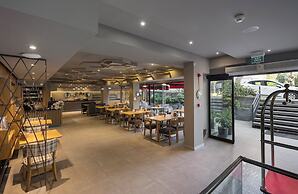 Upsuites Hotel