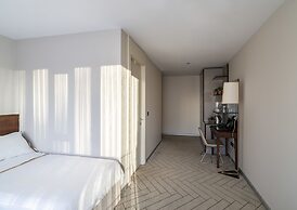 Upsuites Hotel